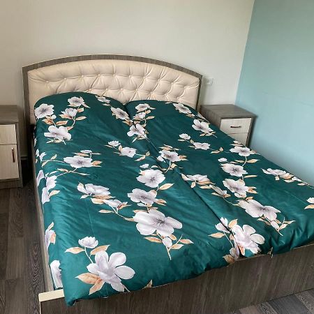 Lovely 2-Bedroom Apartment Near Ayb School ディリジャン エクステリア 写真