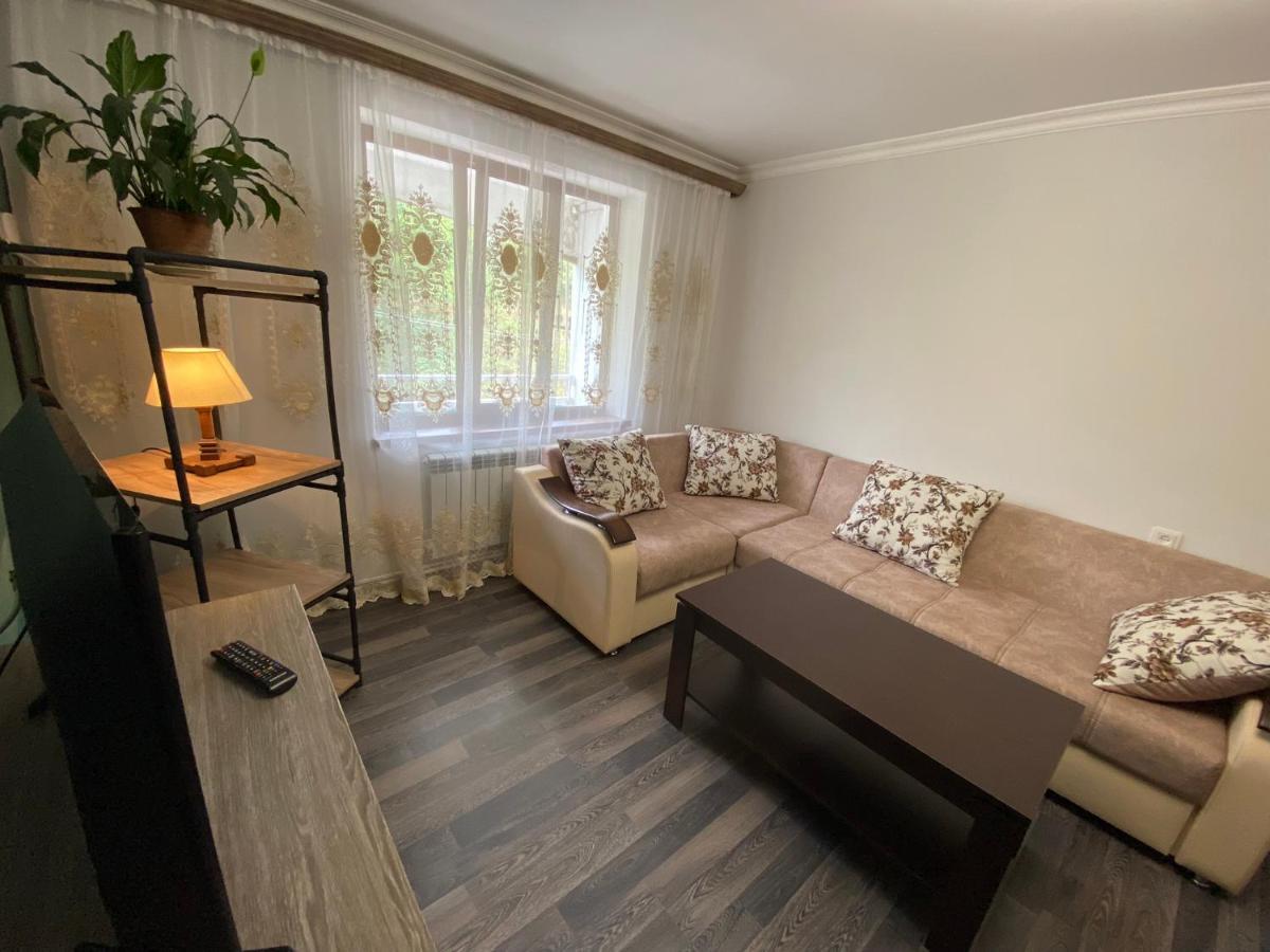Lovely 2-Bedroom Apartment Near Ayb School ディリジャン エクステリア 写真
