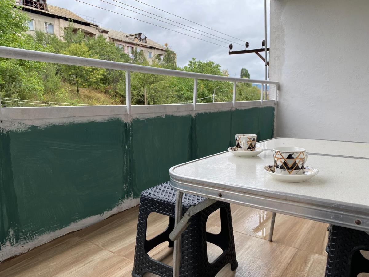 Lovely 2-Bedroom Apartment Near Ayb School ディリジャン エクステリア 写真