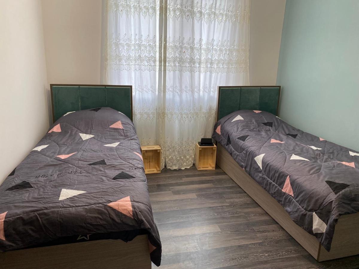Lovely 2-Bedroom Apartment Near Ayb School ディリジャン エクステリア 写真
